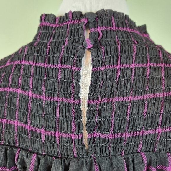 Torrid Blouse sz 1 Crinkle Chiffon Smocked Neck Blouse plus size - Picture 8 of 10